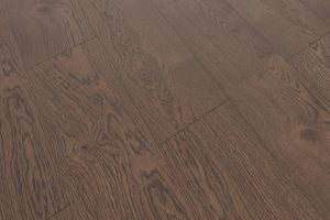 B61V # Saturn Walnut